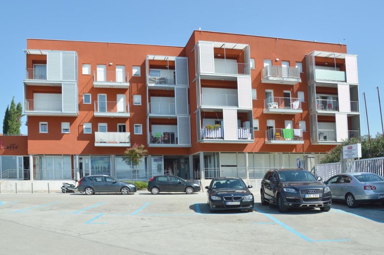 Apartment Riva Sea View Umag Exterior photo